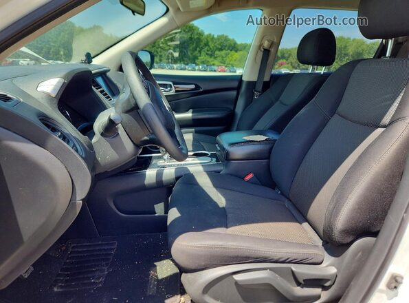 5N1DR2MN4JC657873 2018 NISSAN PATHFINDER White Front interior view