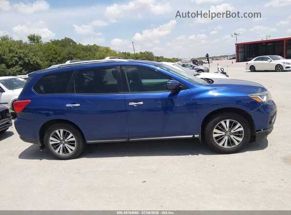 5N1DR2MN5HC694070 2017 NISSAN PATHFINDER Blue Widok wnętrza z tyłu