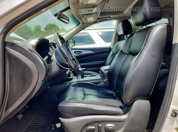 5N1DR2MN5HC698734 2017 NISSAN PATHFINDER Серебряный Вид салона спереди