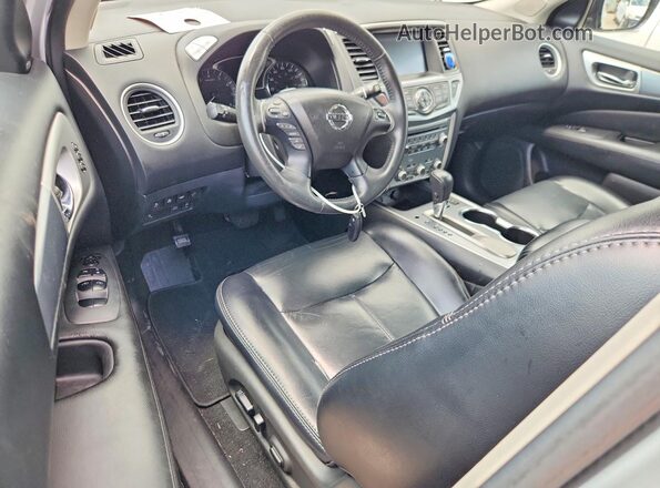 5N1DR2MN5HC698734 2017 NISSAN PATHFINDER Серебряный Вид панели приборов