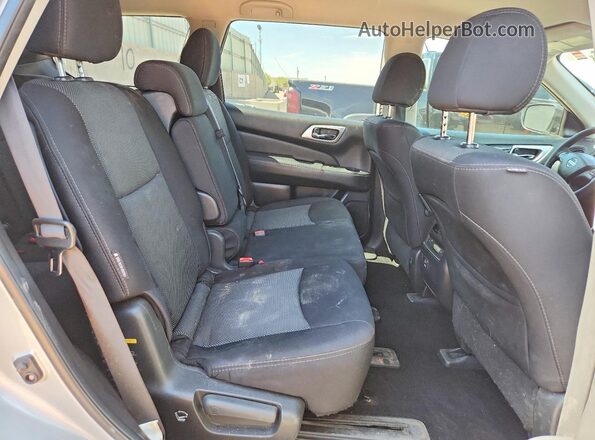 5N1DR2MN5JC673970 2018 NISSAN PATHFINDER Silver Вид задньої частини салону