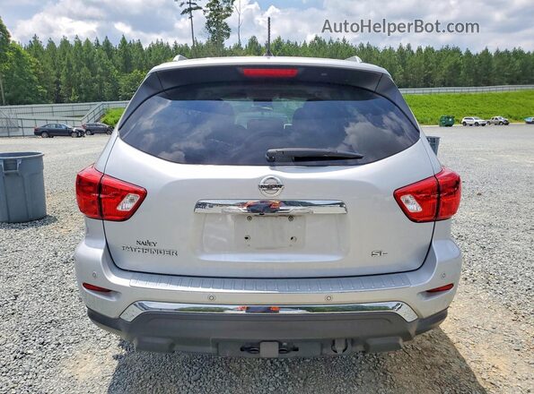 5N1DR2MN6HC906314 2017 NISSAN PATHFINDER Silver Rear view