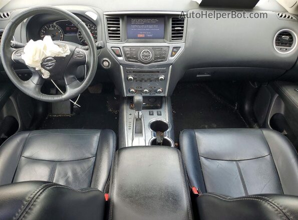 5N1DR2MN6HC906314 2017 NISSAN PATHFINDER Silver Dashboard view