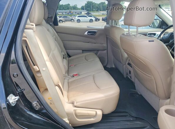 5N1DR2MN7HC624439 2017 NISSAN PATHFINDER Black Widok wnętrza z tyłu