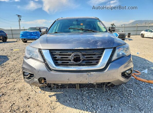 5N1DR2MN7HC675567 2017 NISSAN PATHFINDER Silver Widok z przodu