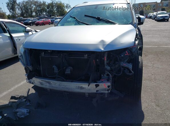 5N1DR2MN8HC648524 2017 NISSAN PATHFINDER Silver Widok z przodu
