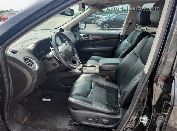 5N1DR2MN9JC656055 2018 NISSAN PATHFINDER Черный Вид салона спереди
