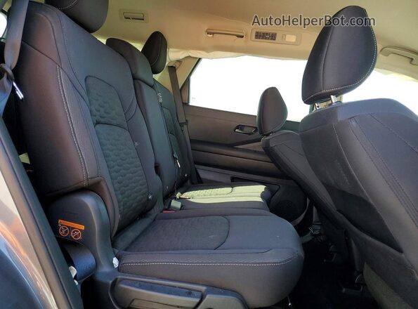 5N1DR3AA6SC256530 2025 NISSAN PATHFINDER Gray Rear interior view