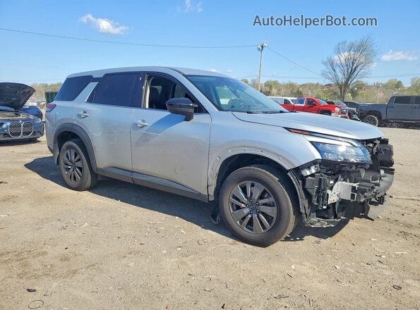 5N1DR3AC1RC315513 2024 NISSAN PATHFINDER Серебряный Передняя правая четверть
