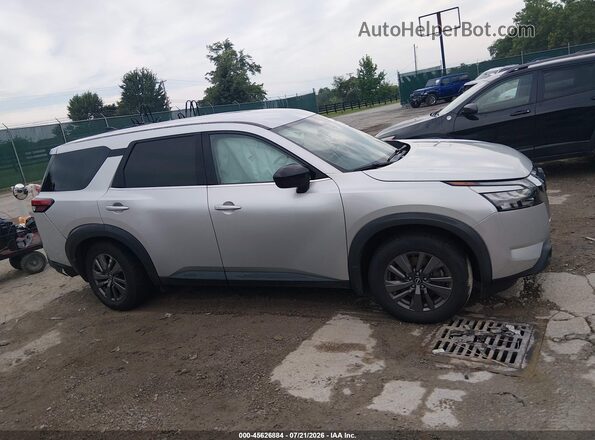5N1DR3AC7PC260241 2023 NISSAN PATHFINDER Silver Widok wnętrza z tyłu