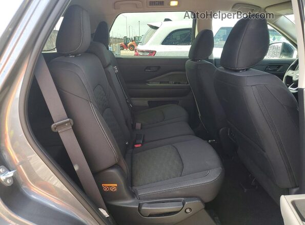 5N1DR3AE9TC215314 2026 NISSAN PATHFINDER Gray Вид задньої частини салону
