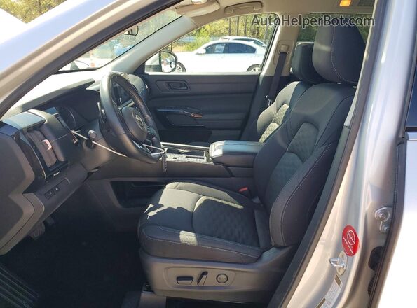5N1DR3BA1PC246011 2023 NISSAN PATHFINDER Silver Սալոնի դիմացի տեսք