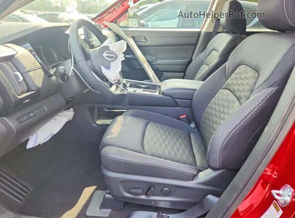5N1DR3BA2RC202067 2024 NISSAN PATHFINDER Red Vista interior delantera
