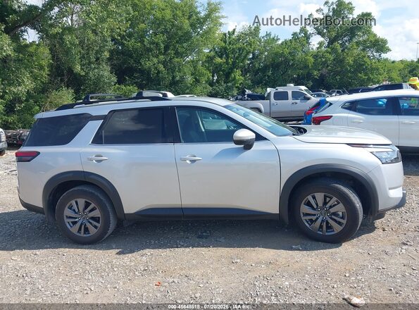 5N1DR3BA4RC316927 2024 NISSAN PATHFINDER Серебряный Вид задней части салона