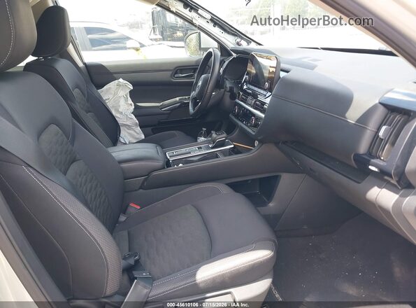 5N1DR3BA7SC215046 2025 NISSAN PATHFINDER Silver Widok wnętrza z przodu
