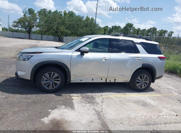 5N1DR3BA7SC215046 2025 NISSAN PATHFINDER Silver Widok wnętrza 360 stopni