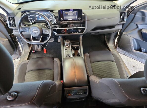 5N1DR3BC5RC250390 2024 NISSAN PATHFINDER Gray Widok deski rozdzielczej