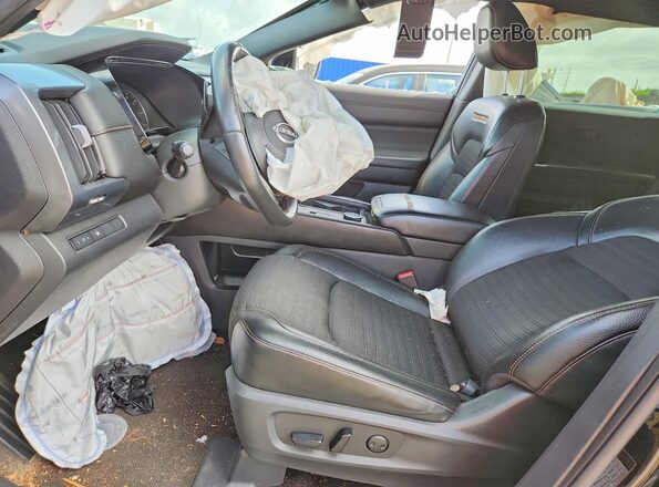 5N1DR3BD7PC218045 2023 NISSAN PATHFINDER Черный Вид салона спереди