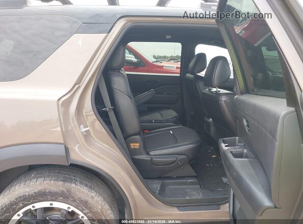 5N1DR3BDXPC210716 2023 NISSAN PATHFINDER Brown Vista de la etiqueta del VIN