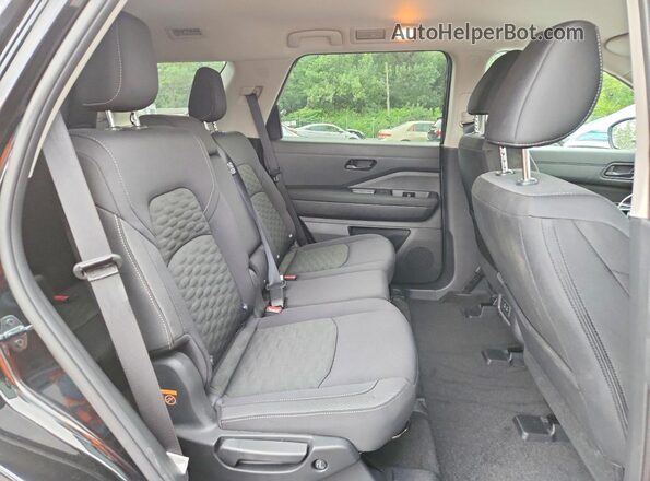 5N1DR3BE4TC257856 2026 NISSAN PATHFINDER Black Rear interior view