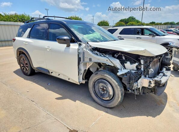 5N1DR3CA0RC244283 2024 NISSAN PATHFINDER White Передня права чверть