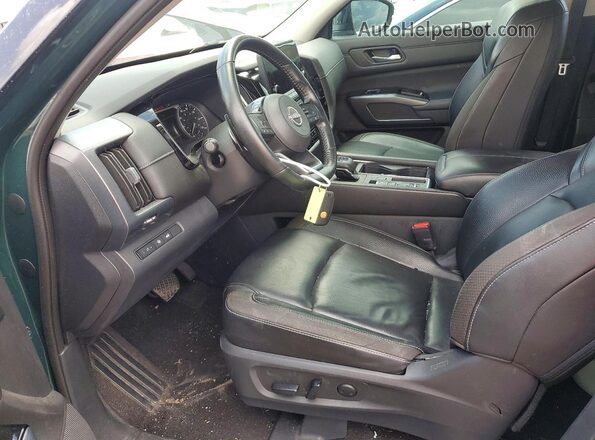 5N1DR3CA4PC210859 2023 NISSAN PATHFINDER Зеленый Вид салона спереди