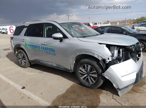 5N1DR3CA6SC226828 2025 NISSAN PATHFINDER Silver Widok wnętrza z tyłu