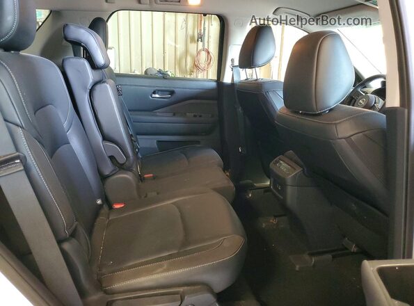 5N1DR3CAXSC216643 2025 NISSAN PATHFINDER White Vista interior trasera