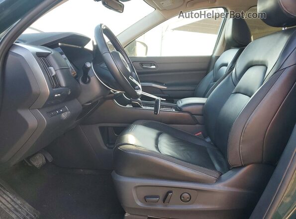 5N1DR3CB1PC205224 2023 NISSAN PATHFINDER Green Widok wnętrza z przodu