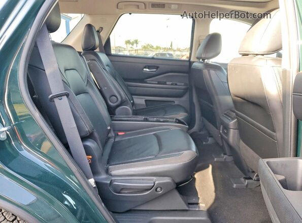 5N1DR3CB1PC205224 2023 NISSAN PATHFINDER Green Widok wnętrza z tyłu