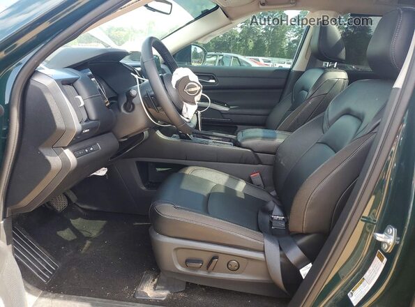 5N1DR3CB6RC241929 2024 NISSAN PATHFINDER Green Widok wnętrza z przodu