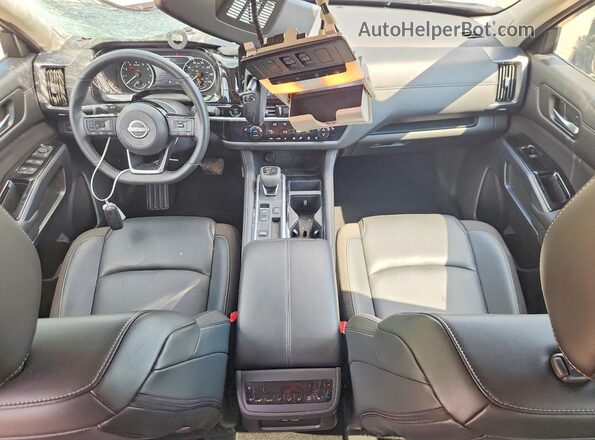 5N1DR3CB6SC216924 2025 NISSAN PATHFINDER Silver Widok deski rozdzielczej