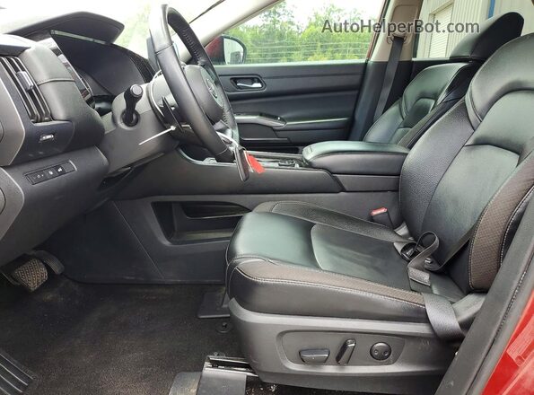 5N1DR3CC1PC245831 2023 NISSAN PATHFINDER Red Front interior view