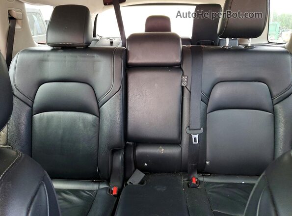 5N1DR3CC1PC245831 2023 NISSAN PATHFINDER Red Rear seats view