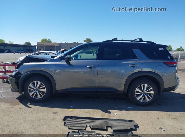 5N1DR3CC5PC214565 2023 NISSAN PATHFINDER Gray Widok wnętrza 360 stopni