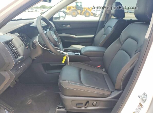 5N1DR3CC9SC317206 2025 NISSAN PATHFINDER White Vista interior delantera