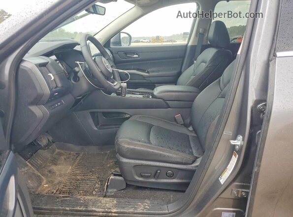 5N1DR3CD3SC249381 2025 NISSAN PATHFINDER Gray Front interior view