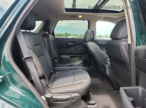 5N1DR3CD8SC236366 2025 NISSAN PATHFINDER Green Սալոնի հետևի տեսք