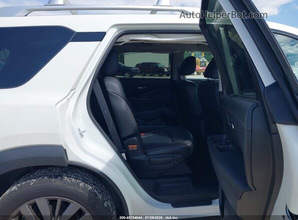 5N1DR3CDXPC209290 2023 NISSAN PATHFINDER White Вид наклейки з VIN-кодом