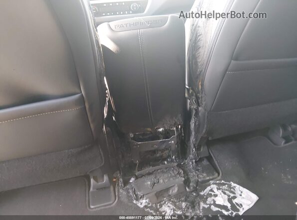 5N1DR3CS7TC260383 2026 NISSAN PATHFINDER Серый Вид спереди