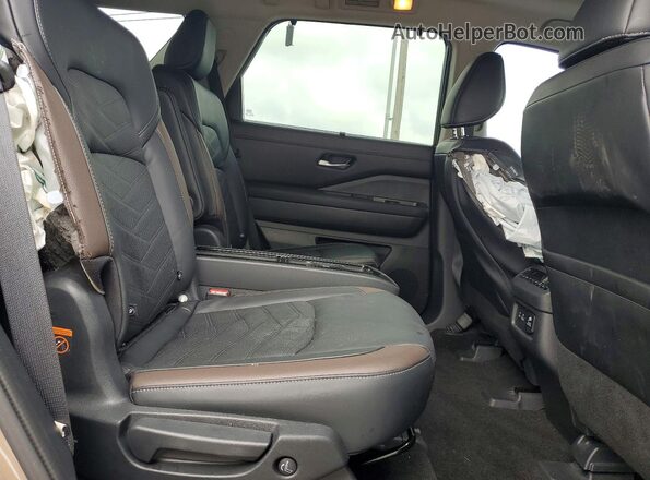 5N1DR3DH5RC225983 2024 NISSAN PATHFINDER Коричневый Вид задней части салона