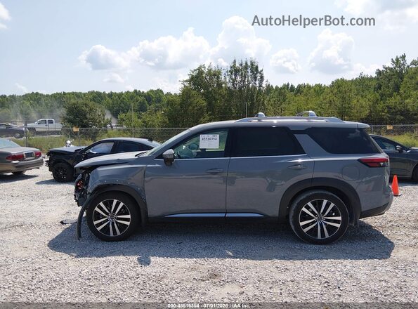 5N1DR3DH7SC269232 2025 NISSAN PATHFINDER Gray Vista interior trasera
