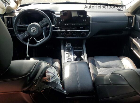 5N1DR3DJ1PC204824 2023 NISSAN PATHFINDER White Вид панелі приладів