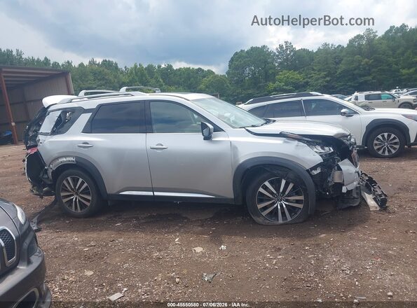 5N1DR3DJ2PC230784 2023 NISSAN PATHFINDER Серый Вид задней части салона