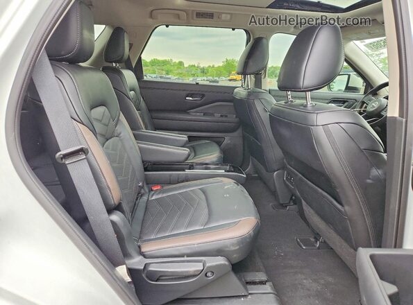 5N1DR3DK2RC232238 2024 NISSAN PATHFINDER White Rear interior view