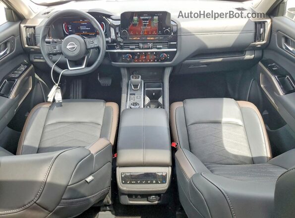 5N1DR3DK9SC215944 2025 NISSAN PATHFINDER White Vista del salpicadero