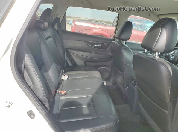 5N1ET2MV2HC786677 2017 NISSAN ROGUE Белый Вид задних сидений
