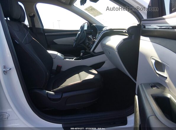 5NMJA3AE7NH010903 2022 HYUNDAI TUCSON White Widok wnętrza z przodu
