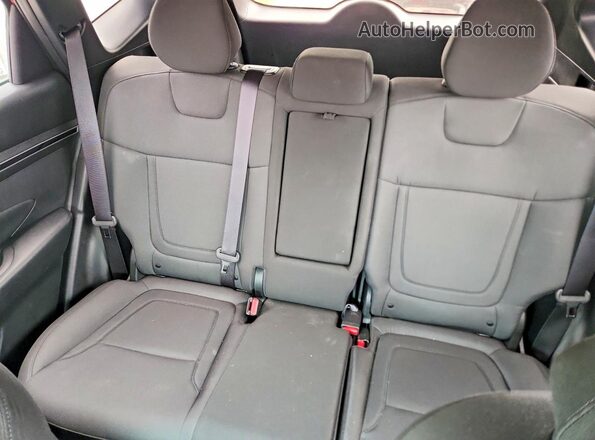 5NMJA3AEXNH005887 2022 HYUNDAI TUCSON Red Vista de los asientos traseros