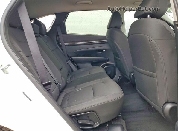 5NMJACAE3NH083346 2022 HYUNDAI TUCSON White Սալոնի հետևի տեսք